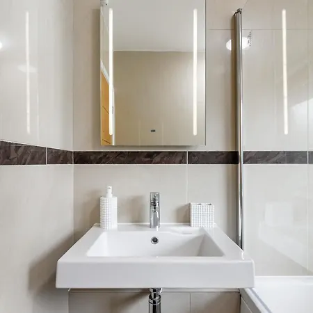 2Bdr Apt Steps To Battersea Park London Exterior photo