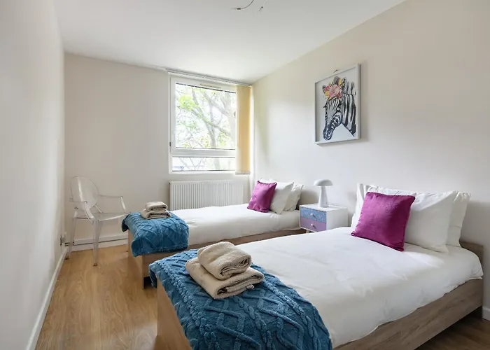 2Bdr Apt Steps To Battersea Park